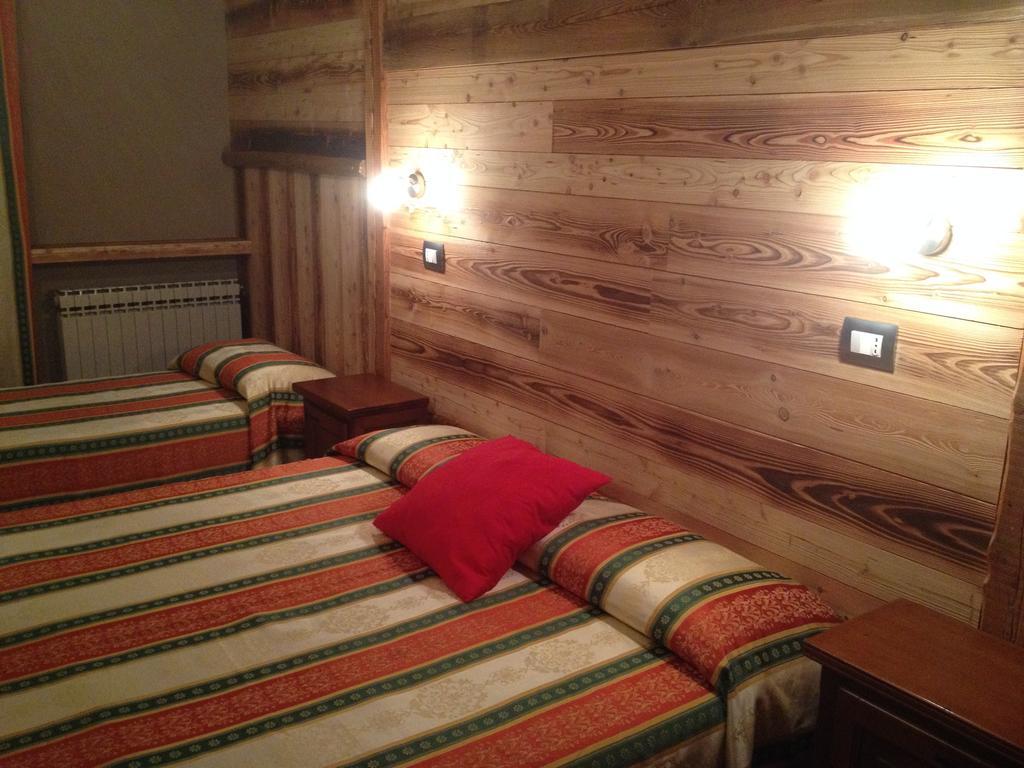 אנטרקווה Hotel Trois Etoiles מראה חיצוני תמונה
