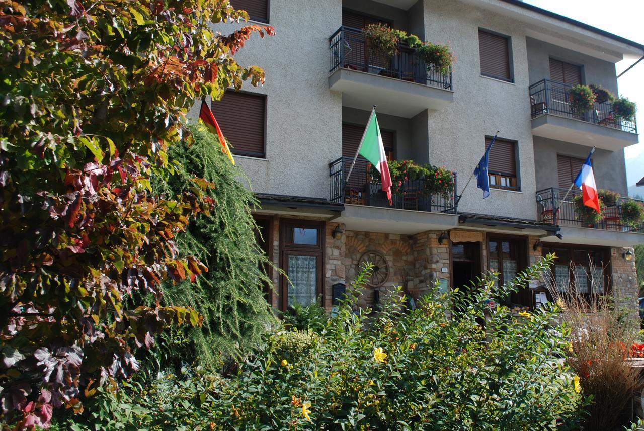 אנטרקווה Hotel Trois Etoiles מראה חיצוני תמונה