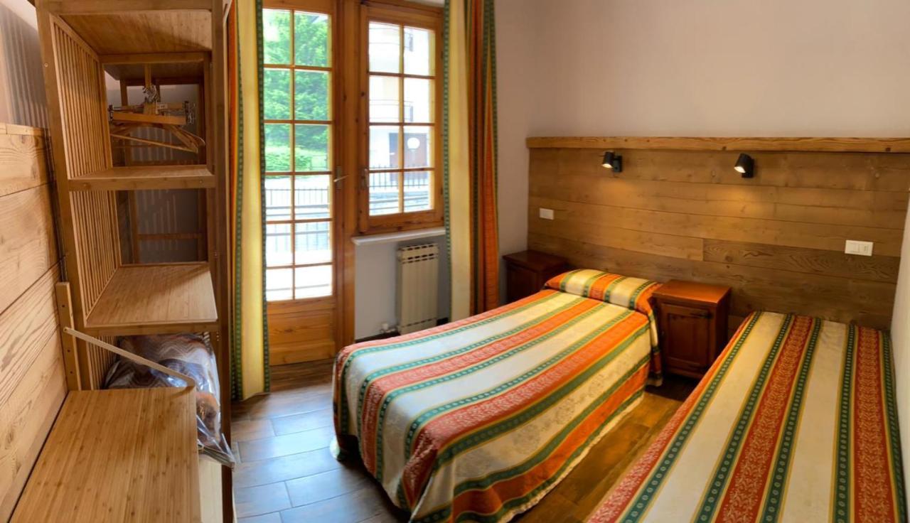 אנטרקווה Hotel Trois Etoiles מראה חיצוני תמונה