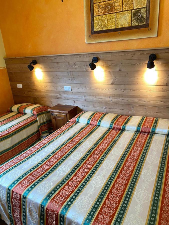 אנטרקווה Hotel Trois Etoiles מראה חיצוני תמונה