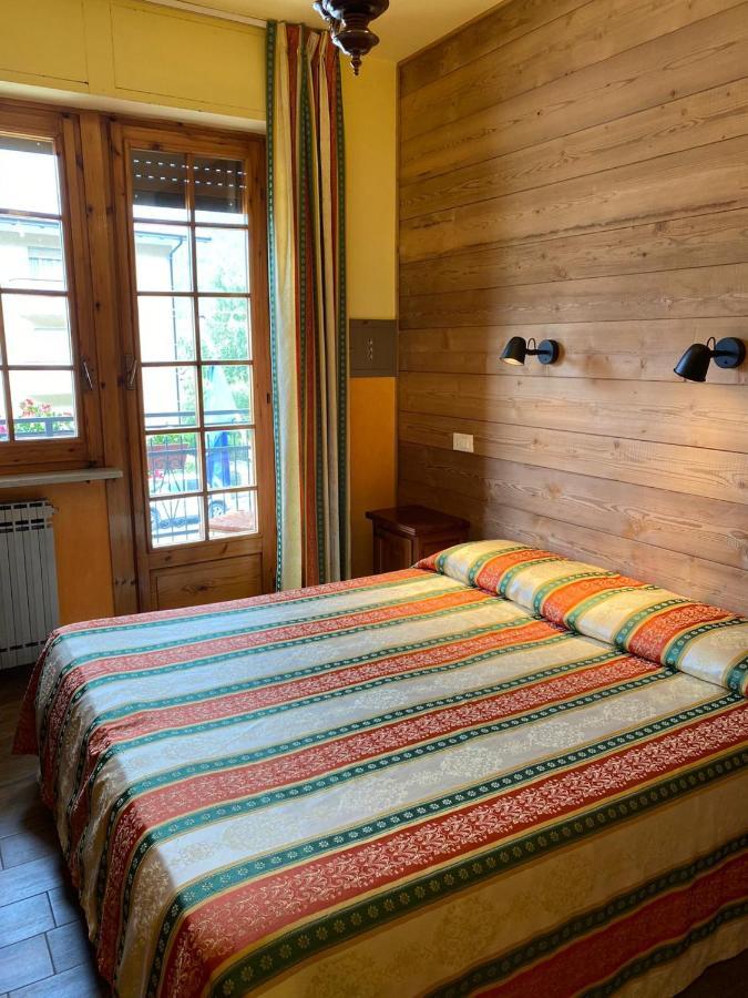 אנטרקווה Hotel Trois Etoiles מראה חיצוני תמונה